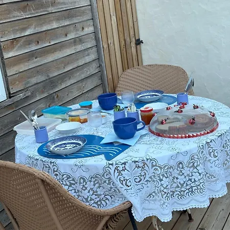 Bed & Breakfast La Maison Du Canal De Rompsay - 5 Min De La Rochelle 3*